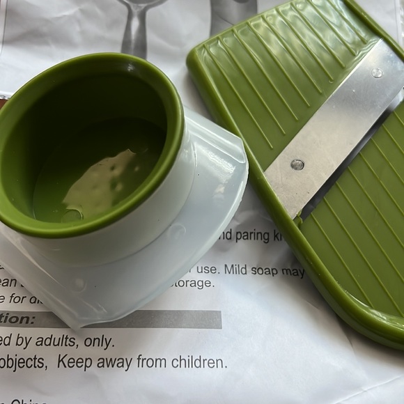 3 piece set kitchen tools: mandolin slicer, can opener and paring knife New - Picture 4 of 16